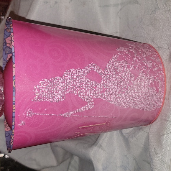 Wicked - Picture 7 of 8